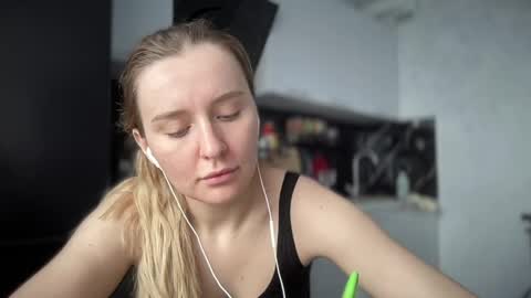 iniva05 online show from April 15, 9:43 am