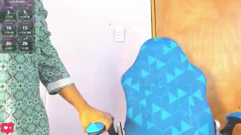 Iniya online show from February 20, 1:56 pm