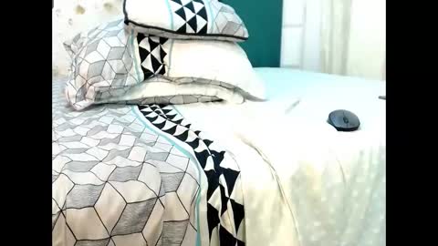 inkedsabrina online show from December 22, 5:01 am