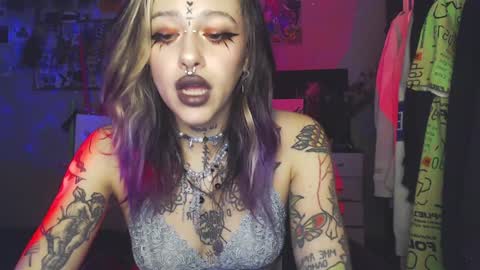 Insunnity666 online show from December 7, 9:11 pm