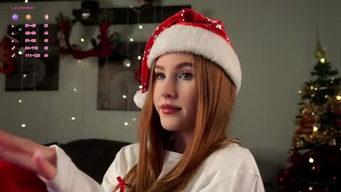 Ellie online show from December 25, 2:02 pm