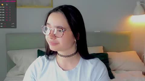 Mia online show from October 23, 1:11 am