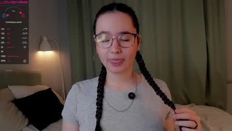 Mia online show from October 15, 2:03 am