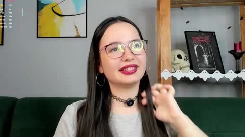 Mia online show from October 28, 1:44 am