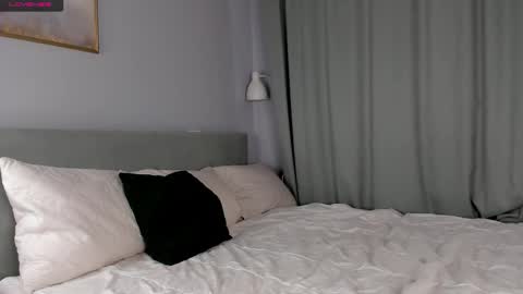 Mia online show from October 1, 1:21 am