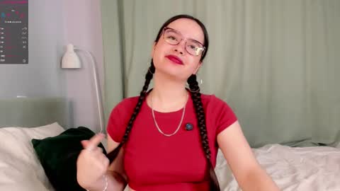 Mia online show from October 3, 2:38 am