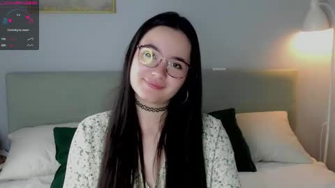 Mia online show from October 24, 1:23 am