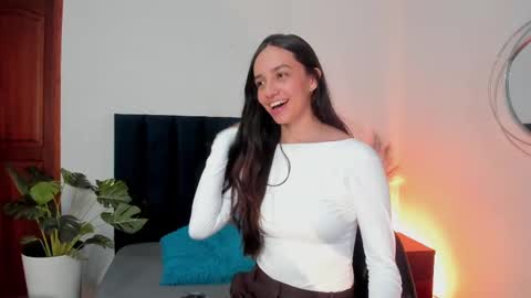 Snapshot of iremlee_ chatting on September 17, 1:03 am Irem Lee online show from September 17, 1:03 am