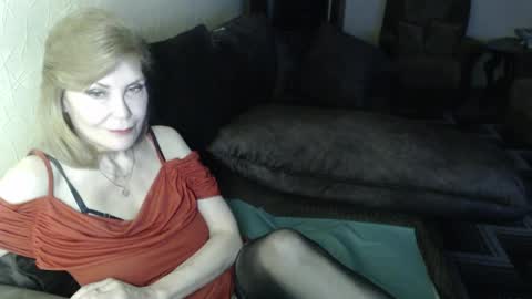 irenalegs online show from April 16, 4:13 am