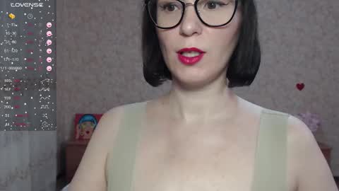 IrenLarasani online show from October 7, 6:18 am