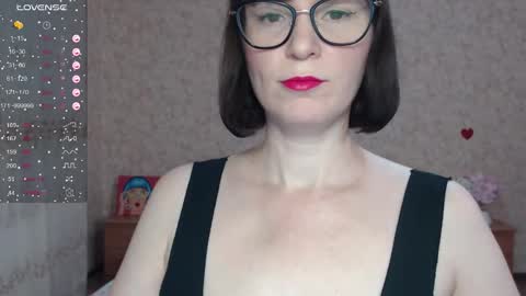 IrenLarasani online show from October 3, 7:02 am