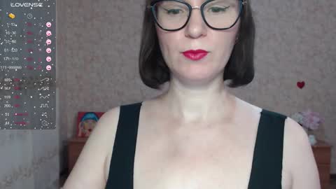 IrenLarasani online show from October 16, 6:27 am