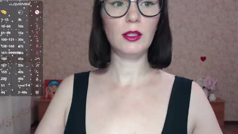 IrenLarasani online show from December 8, 6:01 am