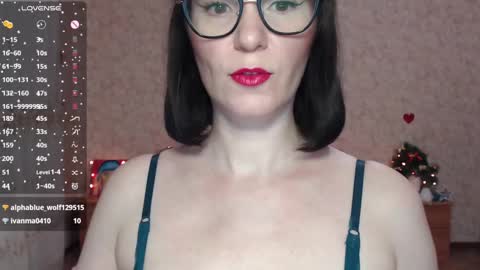 IrenLarasani online show from December 20, 6:08 am