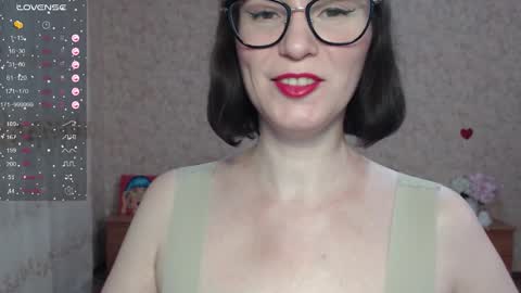 IrenLarasani online show from October 18, 6:38 am