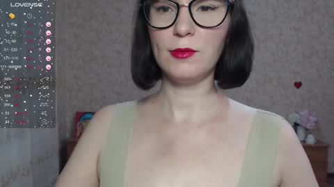 IrenLarasani online show from October 26, 2:01 pm