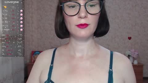 IrenLarasani online show from September 19, 9:52 am