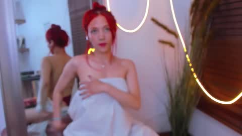 Snapshot of irina_beaux chatting on October 18, 7:26 pm online show from October 18, 7:26 pm