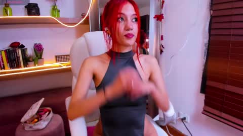 Snapshot of irina_beaux chatting on February 27, 7:58 pm online show from February 27, 7:58 pm