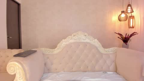 Snapshot of irinnah_lottus chatting on February 20, 8:03 pm Irinnah Lottus online show from February 20, 8:03 pm