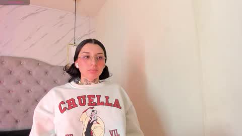 iris_77 online show from October 3, 6:57 pm