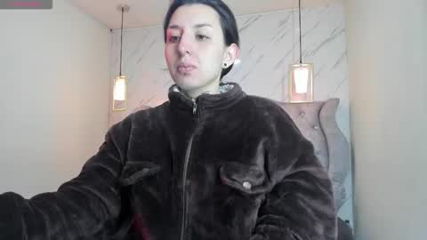 iris_77 online show from December 19, 12:19 pm