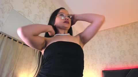 Snapshot of iris_bells chatting on February 12, 2:44 pm Queen Iris online show from February 12, 2:44 pm