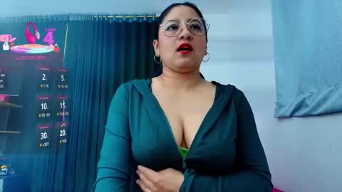 Snapshot of iris_blue_ chatting on October 30, 7:26 pm Iris  online show from October 30, 7:26 pm