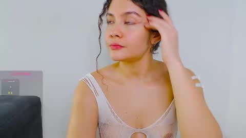 Instagram iris caprice online show from September 28, 2:07 am