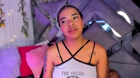 Snapshot of iris_hott1 chatting on February 27, 1:48 am iris online show from February 27, 1:48 am