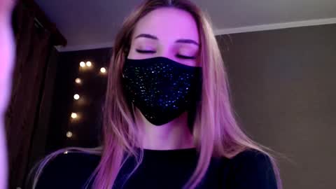 Lily online show from January 9, 3:49 pm