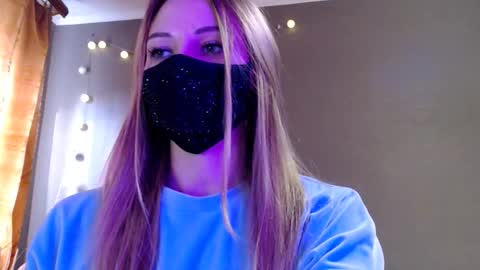 Lily online show from March 6, 2:56 pm