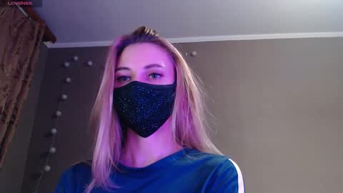 Lily online show from October 31, 8:13 pm