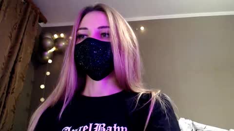 Lily online show from November 28, 7:28 pm