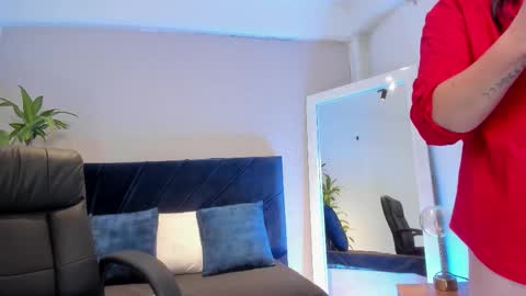 iris_parkerr online show from October 28, 11:49 am