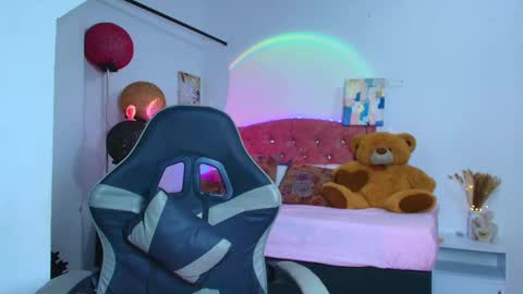 iris felix  online show from September 13, 11:29 am