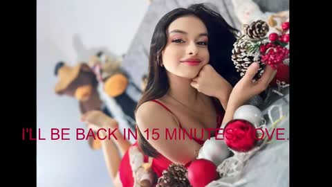 iris felix  online show from March 8, 5:09 pm