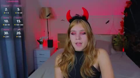 Snapshot of iris_rain chatting on October 25, 12:02 pm Iris online show from October 25, 12:02 pm