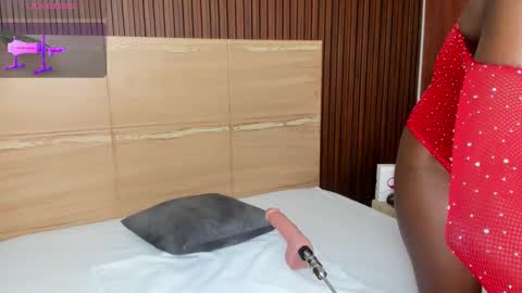 Snapshot of iris_violeta chatting on February 14, 2:39 am Iris online show from February 14, 2:39 am