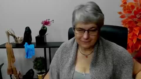 I R I S online show from December 9, 7:39 am