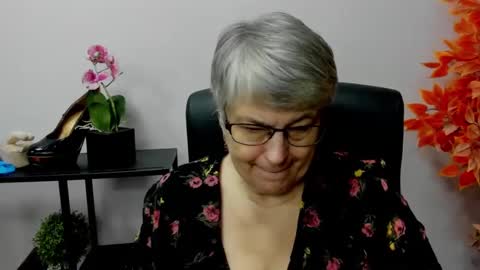 I R I S online show from December 2, 8:48 am