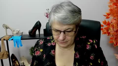 I R I S online show from December 4, 7:50 am