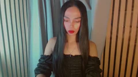 IRISH AND TRIXIE online show from March 18, 2:38 am