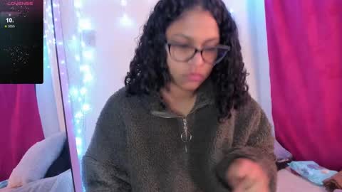 Snapshot of iriss_25 chatting on December 11, 11:51 am iris online show from December 11, 11:51 am