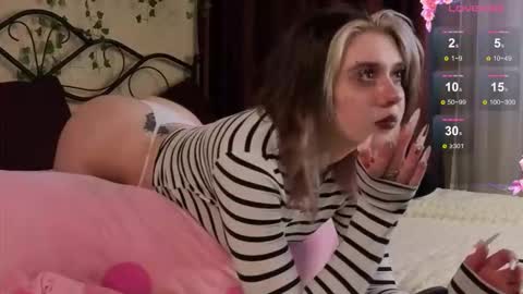 Snapshot of irissocute chatting on October 1, 12:10 pm I am Cutie Iris3 online show from October 1, 12:10 pm