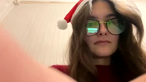 irisss31 online show from December 14, 5:03 pm