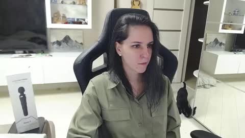 Snapshot of irwi_tomboy chatting on February 23, 7:34 pm Irwi Tomboy online show from February 23, 7:34 pm