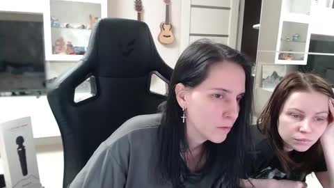 Snapshot of irwi_tomboy chatting on February 25, 3:42 am Irwi Tomboy online show from February 25, 3:42 am