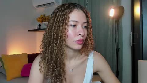 Snapshot of isa_____ chatting on October 2, 12:37 am isa_____ online show from October 2, 12:37 am