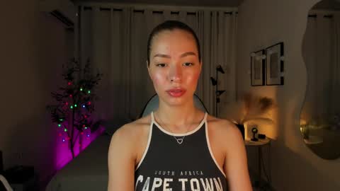 isa_____ online show from December 17, 10:11 pm